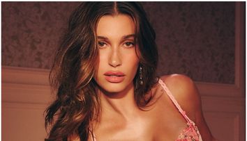 Cum arată Hailey Bieber într-o nouă campanie pentru  Victoria's Secret. Vedeta s-a pregătit deja pentru Ziua Îndrăgostiților
