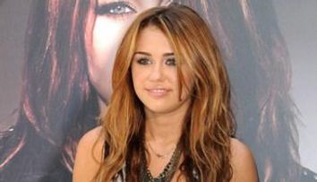 Miley Cyrus: “Vreau sa fiu un model de comportament si oamenii sa ma admire”