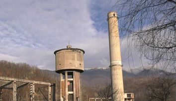 Cele două fete care s-au sinucis la Lupeni au fost înmormântate. Gestul impresionant făcut de colegii de clasă