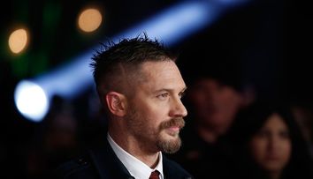 A apărut ultima imagine cu Tom Hardy în rolul lui Al-Capone. Asemănare incredibilă a actorului cu celebrul gangster