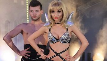 “Land of Jokes” investigheaza cum se traieste in satul burlacilor FOTO