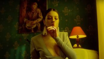 Cleopatra Stratan dezvăluie o poveste de dragoste spusă în versuri: „La ușa mea”