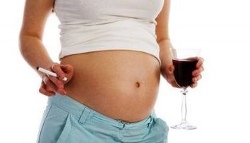 3 motive sa renunti la alcool, tigari si medicamente in timpul sarcinii