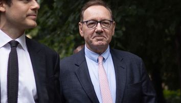 Procesul de abuz sexual al lui Kevin Spacey a început. Actorul e acuzat de fapte grave