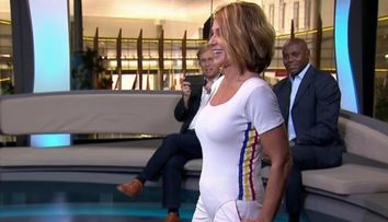 Nadia Comaneci a refacut exercitiul de la Montreal. A fost aplaudata in picioare de cei prezenti