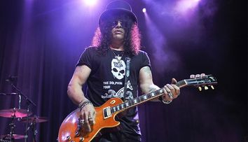 Slash: Guns N' Roses ar putea lansa un ultim album