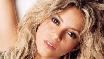 Sute de mii de like-uri pentru o singura poza cu Shakira si micutul Milan. Imaginea care a emotionat
