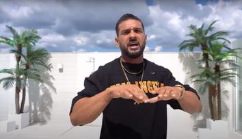 Dorian Popa, fotografiat în scaun cu rotile! Cum a fost surprins pentru scenariul unui clip: „Mi-e frică”