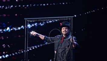 Românii au talent 2023: Marco Zoppi, spectacol cu baloane de săpun pe scena talentelor: 