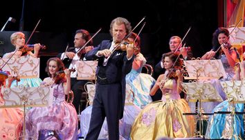André Rieu scrie istorie la Cluj-Napoca: cu peste 30.000 de bilete vândute, celebrul artist anunță data celui de-al cincilea concert!