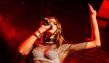 Ea e cea mai tanara cantareata care a depasit un miliard de vizualizari pe YouTube