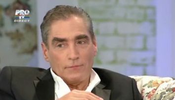 Petre Roman, despre celebrul pulover rosu, cu care a facut ravagii in randul femeilor dupa '90