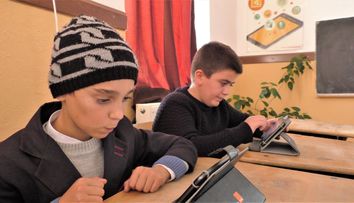 Cum învață copiii de la țară că tableta și calculatorul nu sunt doar pentru jocuri