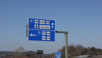 Un român și-a uitat soția într-o benzinărie din Germania. Și-a dat seama abia după 45 de minute