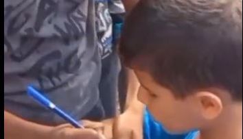 Motivul sfâșietor pentru care copiii din Gaza își scriu numele pe mână. ”E crud și inuman”