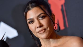 Ce înălțime are, de fapt, Kourtney Kardashian! Fanii, șocați când au văzut-o alături de sora ei mai mică, Kendall Jenner