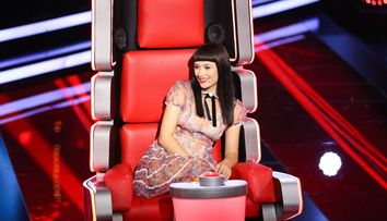 Irina câtre Smiley: ”Ești încântător, e greu să reziști, te ajută fața!”, mâine, la Vocea României!