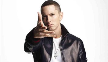 Eminem contra Facebook. De ce a dat cantaretul in judecata reteaua de socializare