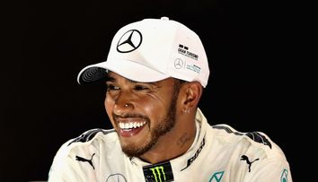 Lewis Hamilton, linsat de fani pe internet. Ce gafa a facut pilotul de Formula 1
