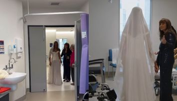 S-au căsătorit la spital, la două săptămânii după ce s-au logodit. Ea este un celebru model de doar 29 de ani, iar motivul pentru care a grăbit nunta este cutremurător. A simțit că îi fuge pământul de sub picioare când a primit vestea cruntă: „Am fost supărată, furioasă și un dezastru...”