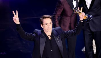 Robert Downey Jr, primul Oscar din carieră! A câștigat statueta pentru cel mai bun actor în rol secundar: ”Mulțumesc copilăriei mele oribile”
