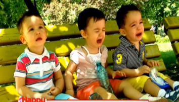 Tripletii Nicoletei Luciu, pentru prima data la frizer. Vezi cat de simpatica e cea mica si cu cine seamana