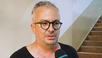 Dragoș Buliga, producătorul general al noului serial SCARA B, povestește despre cel mai mare decor de serial realizat in România! Care a fost cea mai mare provocare pe care a întâmpinat-o