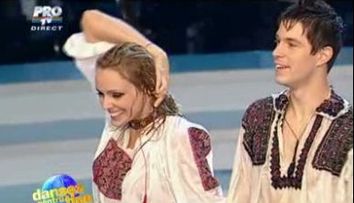 Desi urmeaza sa se opereze la picior, Catrinel Sandu a luat numai note de 10! Vezi cum a dansat <span style=