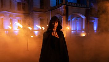 Interviu exclusiv cu Ana Ularu, prezentatoarea show-ului „Trădătorii” de la PRO TV. Ce spune despre super-producția care urmează să apară pe micile ecrane: „Este un joc care te invită să-i privești pe ceilalți constant, să-i observi, să încerci să te pui în mintea lor”