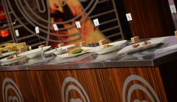 7 concurenti, 3 probe surpriza, un singur tel: titlul MasterChef! Prinde gustul competitiei, ACUM, la ProTV! 