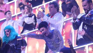 O interpretă de 60 de ani încearcă să-i impresioneze pe cei 100: ”Urc pe scenă după o pauză de 20 de ani!”