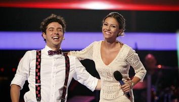 Maria Mirabela e mai seducatoare ca niciodata. Tinutele cu care ii impresioneaza pe fani