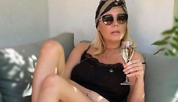 Dana Săvuică, trup de invidiat la 50 de ani! Cum s-a fotografiat în intimitate