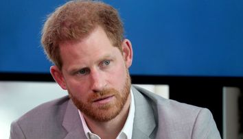 Prințul Harry a dat în judecată două tabloide pentru violarea corespondenței. Ce i-au sustras din telefon
