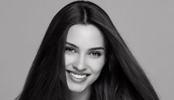 Ksenia, fostă participantă la Miss Univers, a murit într-un accident provocat de un elan care a sărit pe capotă și a spart parbrizul