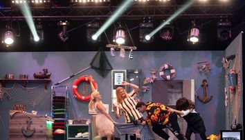 Săriți de pe fix, 26 octombrie 2023. Irina Antonie, Anisia Gafton, Alex Bogdan și Elisabeta Lipă, comedie la farfurie