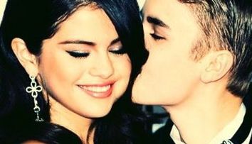 Justin Bieber si Selena Gomez formeaza din nou un cuplu! Vezi fotografiile care nu lasa loc de indoiala: