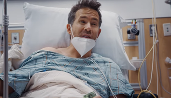 Clipul cu Ryan Reynolds la colonoscopie devenit viral: N-au găsit vreun boboc de trandafir acolo?