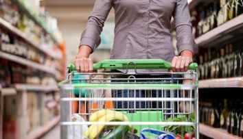 Pacalit sa te ingrasi. Uite ce strategii adopta comerciantii in detrimentul taliei tale