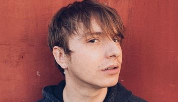 Zodier lansează „Albastru Răsărit”, primul său single, inclus pe coloana sonoră a filmului Mirciulică