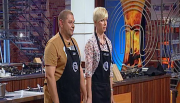 Cine ar fi trebuit sa paraseasca MasterChef in aceasta seara: Iuliana sau Tavi?