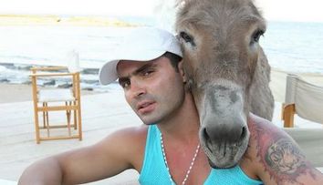 Roxana Ionescu va vinde o cireasa cu un milion, Pepe se va imprieteni cu Tudy, iar Simona Sensual se va certa cu toata lumea