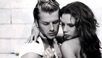 David Beckham s-a transformat intr-un tip romantic de cand s-a nascut fetita! Afla cum o rasfata pe Victoria!