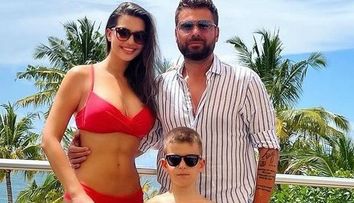 Soția lui Adrian Mutu, siluetă de Miss România. A pozat în costum de baie într-o destinație exotică