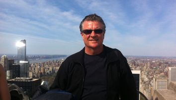 A murit Peter Hardy. Actorul a fost găsit fără suflu pe o plajă din Australia