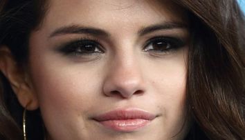 Ai spune ca sunt surori! Selena Gomez, intr-o fotografie inedita alaturi de mama sa. Cat de mult seamana cele doua
