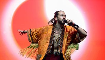 Pasha Parfeni reprezintă pentru a doua oară Republica Moldova la Eurovision. Piesa „Soarele și Luna” a avut succes la publicul din străinătate