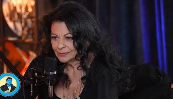Elena Cârstea vorbește cu umor despre viciul care îi pune sănătatea în pericol: „Dacă tot e să dau colțul, îl dau în termenii mei”