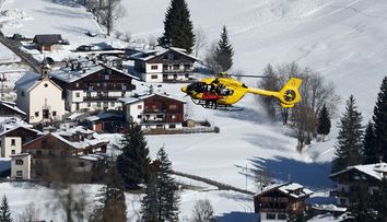 Luată de urgență cu elicopterul și dusă la spital la doar 12 secunde după ce a intrat pe traseu la Jocurile Olimpice de iarnă 2026 de la Milano-Cortina. Ce s-a întâmplat cu Lindsey Vonn pe pârtie la 41 de ani VIDEO