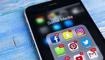 Facebook a declarat război dezinformărilor din campaniile online anti-vaccinare
